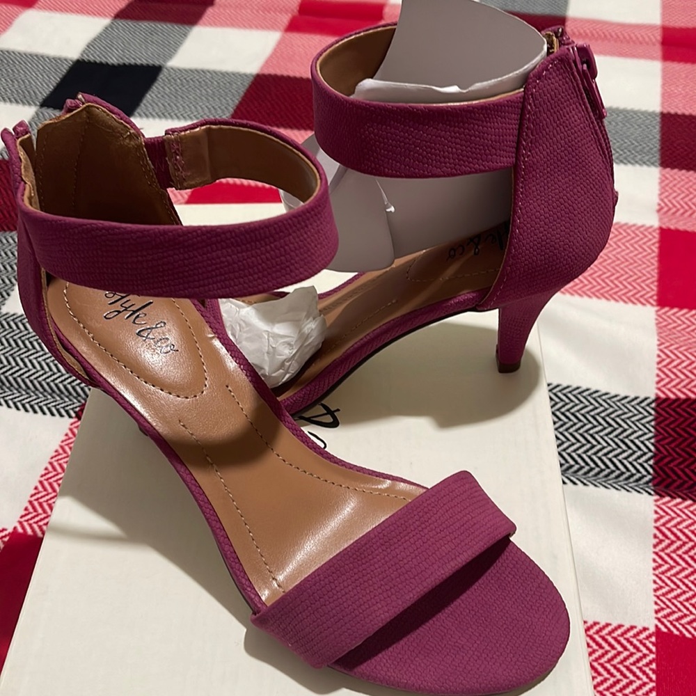 Style & Co purple color size 5M